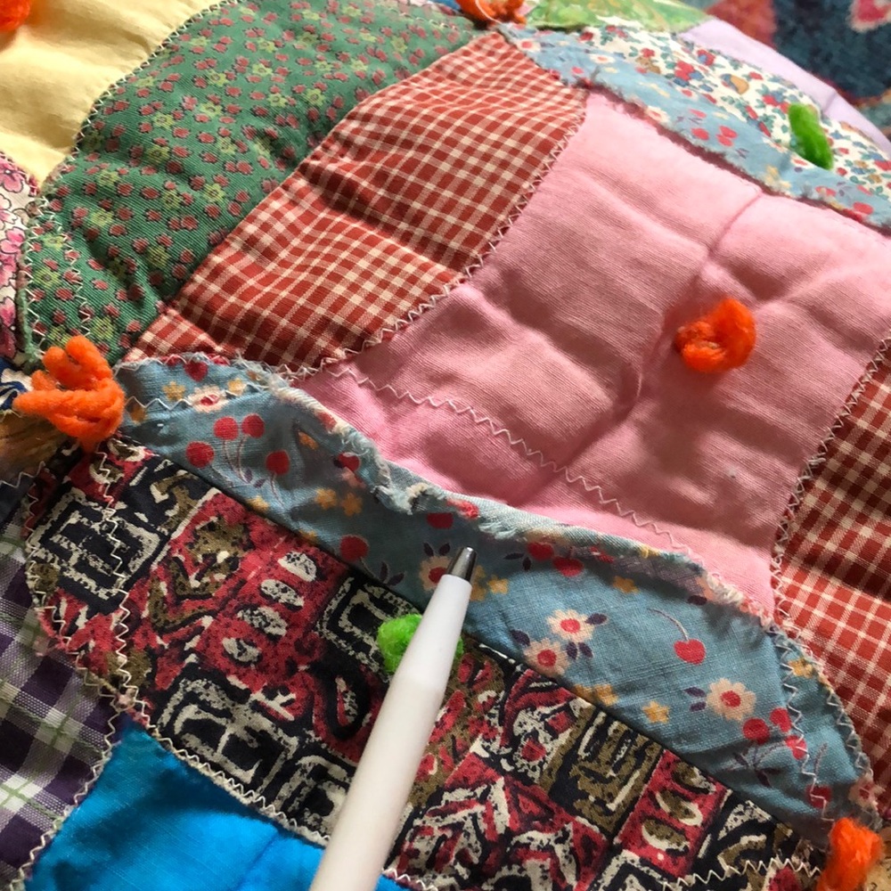 Pretty vintage patchwork boho quilted blanket - Picture 8 of 8
